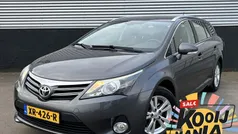 Grijs, metallic lak Gebruikt 2012 Toyota Avensis Business Edition Stationwagen | € 11.900 (Eerlijke prijs)