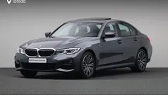 Grijs Gebruikt 2022 BMW 318 Executive Sedan | € 34.880 (Eerlijke prijs)