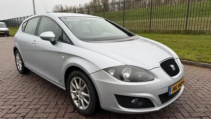 Grijs Gebruikt 2009 Seat Leon Style Hatchback | € 3.950 (Eerlijke prijs)