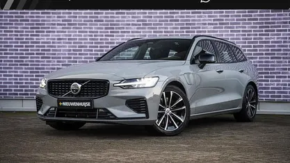 Occasion 2025 Volvo V60 Plus Stationwagen | € 44.894 (Eerlijke prijs)