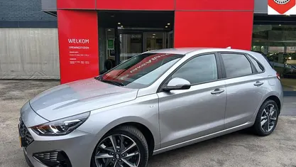 Grijs Gebruikt 2024 Hyundai i30 Comfort Hatchback | € 21.950 (Eerlijke prijs)