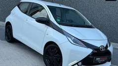 Wit Gebruikt 2015 Toyota Aygo X-play Hatchback | € 7.999 (Goede deal)