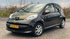 Geel Gebruikt 2007 Peugeot 107 Hatchback | € 1.750 (Eerlijke prijs)