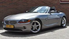 Grijs, metallic lak Gebruikt 2003 BMW Z4 Cabriolet | € 12.949 (Eerlijke prijs)