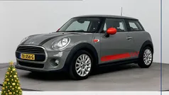 Grijs Gebruikt 2017 Mini Cooper Business Hatchback | € 11.899 (Eerlijke prijs)