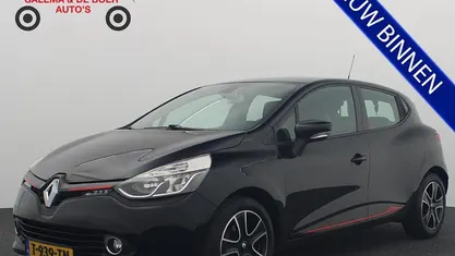 Zwart Gebruikt 2013 Renault Clio IV Dynamique Hatchback | € 8.839 (Eerlijke prijs)