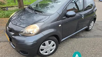 Occasion Toyota Aygo Comfort 69 PK (50 kW) 2010 Grijs Hatchback