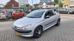 Grijs Gebruikt 2002 Peugeot 206 CC Cabriolet | € 1.195 (Eerlijke prijs)