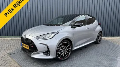 Occasion Toyota Yaris Hybrid Sport 131 PK (96 kW) 2024 Grijs Hatchback