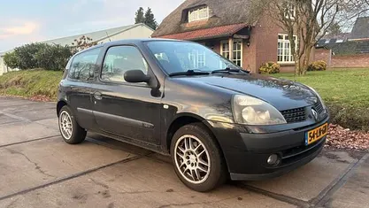 Occasion 2003 Renault Clio II Dynamique Hatchback | € 600 (Eerlijke prijs)