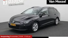 Zwart Gebruikt 2021 VW Golf VIII Comfortline Stationwagen | € 22.400 (Eerlijke prijs)