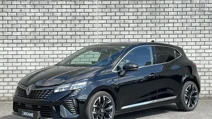 Zwart Occasion 2024 Renault Clio V Techno Hatchback | € 20.195 (Eerlijke prijs)