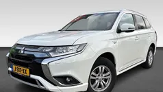 Gebruikt 2020 Mitsubishi Outlander P-HEV SUV | € 21.930 (Goede deal)