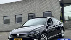 Zwart Gebruikt 2015 VW Passat Highline Sedan | € 11.950 (Eerlijke prijs)