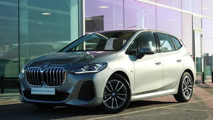 Grijs Gebruikt 2025 BMW 220 Comfort Edition Stationwagen | € 40.950 (Eerlijke prijs)