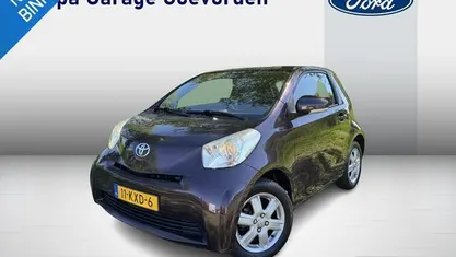 Paars Gebruikt 2010 Toyota iQ Comfort Hatchback | € 3.950 (Eerlijke prijs)