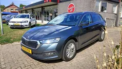 Grijs Gebruikt 2021 Skoda Octavia Stationwagen | € 21.950 (Eerlijke prijs)