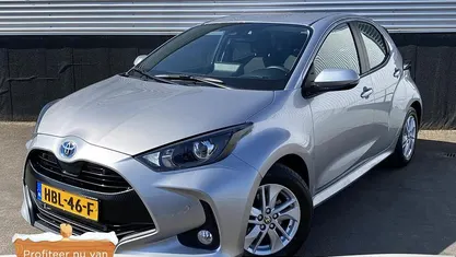 Zilver Occasion 2022 Toyota Yaris Hybrid Business Edition Hatchback | € 20.400 (Eerlijke prijs)