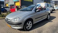 Grijs Gebruikt 2001 Peugeot 206 CC Cabriolet | € 1.499 (Eerlijke prijs)