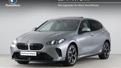 Grijs, metallic lak Gebruikt 2025 BMW 120 Comfort Edition Hatchback | € 45.900 (Eerlijke prijs)