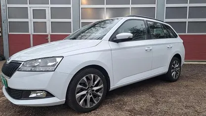 Wit Gebruikt 2021 Skoda Fabia Business Line Stationwagen | € 11.950 (Goede deal)