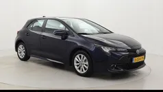 Blauw Gebruikt 2024 Toyota Corolla Hybrid Active Hatchback | € 27.999 (Goede deal)