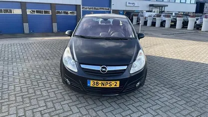 Occasion 2010 Opel Corsa Cosmo Hatchback | € 1.599 (Eerlijke prijs)