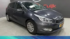 Grijs Gebruikt 2015 Kia Ceed Hatchback | € 6.880 (Eerlijke prijs)