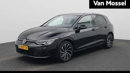 Occasion 2022 VW Golf VIII Life Hatchback | € 22.900 (Eerlijke prijs)