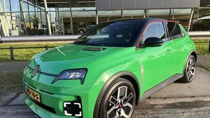 Occasion 2025 Renault R5 Urban Hatchback | € 28.950 (Eerlijke prijs)