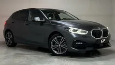 Grijs Gebruikt 2021 BMW 118 Sport Line Hatchback | € 20.950 (Eerlijke prijs)