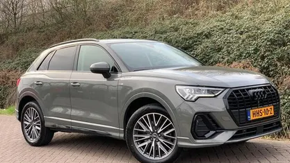 Grijs Gebruikt 2021 Audi Q3 Business SUV | € 29.940 (Goede deal)