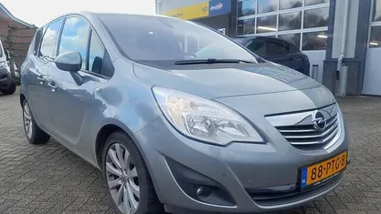 Grijs Occasion 2011 Opel Meriva Cosmo MPV | € 4.895 (Eerlijke prijs)