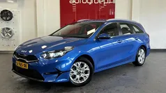 Blauw Gebruikt 2023 Kia Ceed Hatchback | € 23.799 (Eerlijke prijs)
