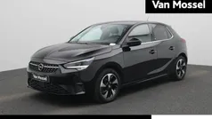 Zwart Gebruikt 2023 Opel Corsa-e Elegance Hatchback | € 18.400 (Eerlijke prijs)