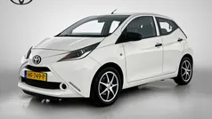 Wit Gebruikt 2015 Toyota Aygo Hatchback | € 8.745 (Eerlijke prijs)