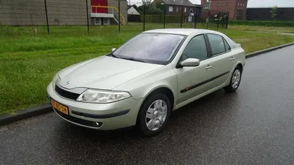 Occasion Renault Laguna II Authentique 107 PK (78 kW) 2003 Geel Hatchback