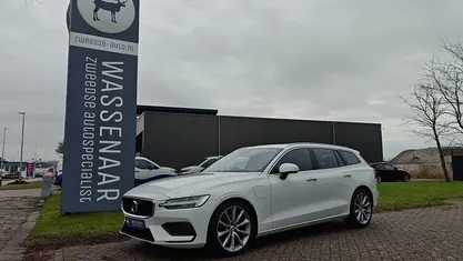 Occasion 2020 Volvo V60 Momentum Stationwagen | € 26.950 (Eerlijke prijs)