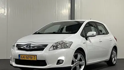 Wit Gebruikt 2010 Toyota Auris Executive Hatchback | € 6.745 (Eerlijke prijs)