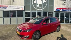 Rood Gebruikt 2014 Peugeot 308 Hatchback | € 8.999 (Eerlijke prijs)