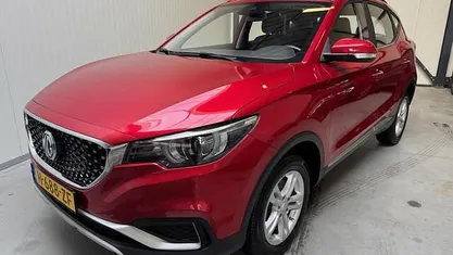 Rood Occasion 2020 MG ZS Comfort SUV | € 11.500 (Super prijs)