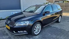 Zwart, metallic lak Gebruikt 2013 VW Passat Highline Stationwagen | € 4.999 (Eerlijke prijs)