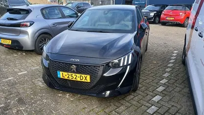 Occasion 2021 Peugeot 208 GT Hatchback | € 17.395 (Eerlijke prijs)