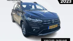 Zwart Gebruikt 2021 Dacia Sandero Comfort Hatchback | € 16.445 (Iets duurder)