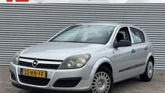 Grijs Gebruikt 2005 Opel Astra Essentia Hatchback | € 1.648 (Eerlijke prijs)