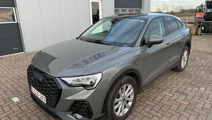 Grijs Occasion 2021 Audi Q3 Basis SUV | € 29.450 (Eerlijke prijs)