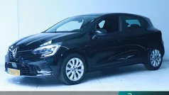 Zwart Gebruikt 2022 Renault Clio V Evolution Hatchback | € 15.495 (Eerlijke prijs)