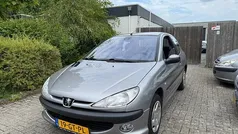 Grijs Gebruikt 2001 Peugeot 206 Hatchback | € 2.000 (Eerlijke prijs)