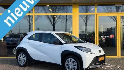 Gebruikt 2022 Toyota Aygo X Play SUV | € 18.350 (Eerlijke prijs)
