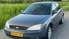 Grijs, metallic lak Gebruikt 2001 Ford Mondeo Hatchback | € 1.749 (Eerlijke prijs)